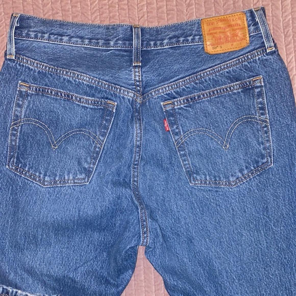 Levi's 501 Skinny Medium Wash High Rise Jeans - Picture 5 of 7